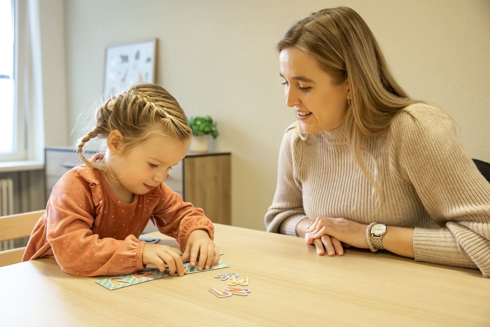 Complete, professionele logopedische zorg bij u op school.